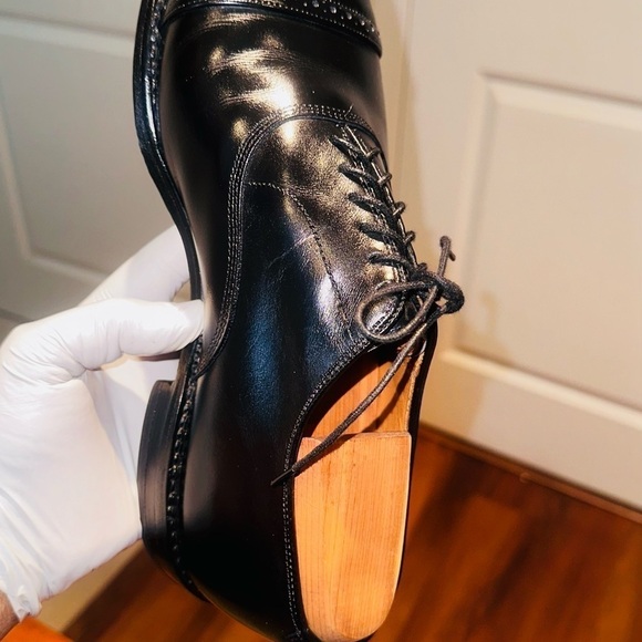 Allen Edmonds Byron Black Cap Toe Oxfords. - Picture 7 of 12